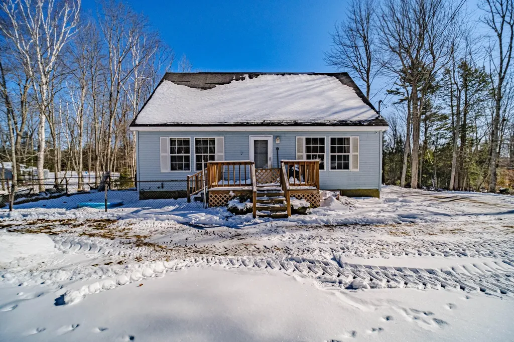 31 Dorr Road Wiscasset ME 04578