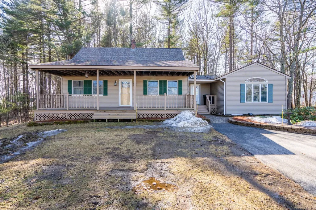 12 Priscilla Avenue Biddeford ME 04005