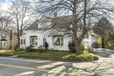 11 Beach Avenue Kennebunk ME 04043