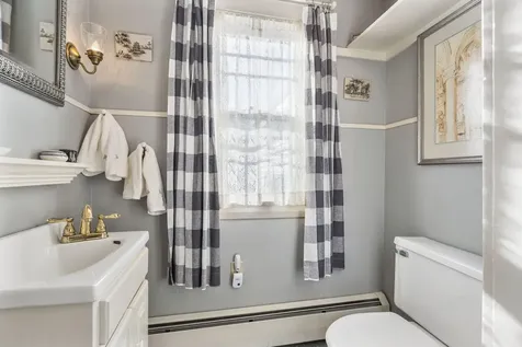 11 Beach Avenue Kennebunk ME 04043