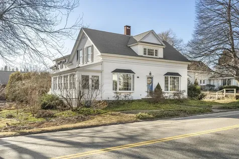 11 Beach Avenue Kennebunk ME 04043