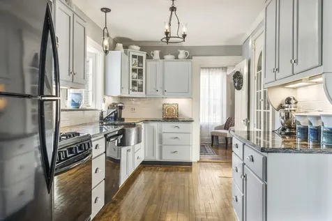11 Beach Avenue Kennebunk ME 04043