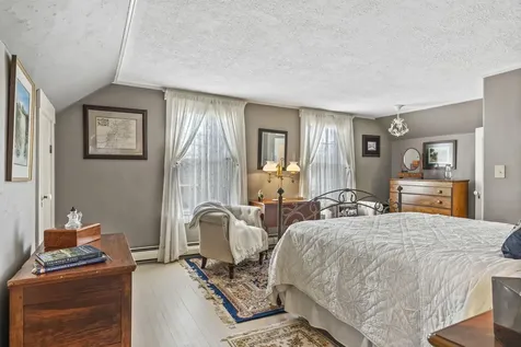 11 Beach Avenue Kennebunk ME 04043