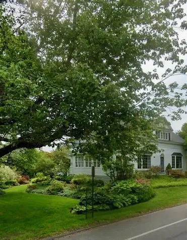 11 Beach Avenue Kennebunk ME 04043