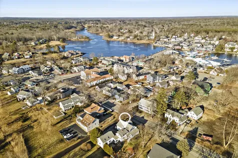 11 Beach Avenue Kennebunk ME 04043