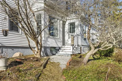 11 Beach Avenue Kennebunk ME 04043