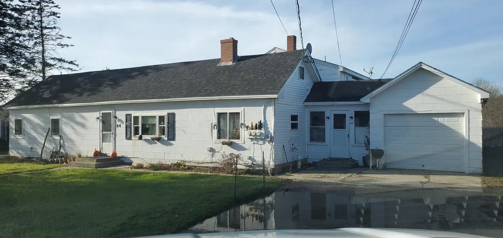 64 Old County Road Thomaston ME 04861