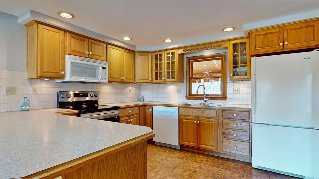14 Thomas Drive Scarborough ME 04074