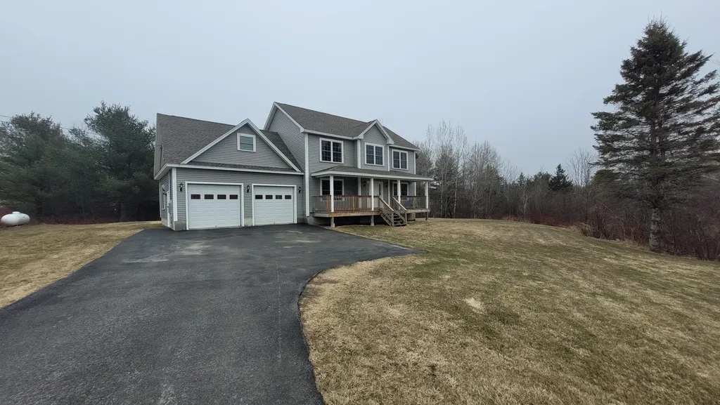 3 Bowen Drive Hampden ME 04444