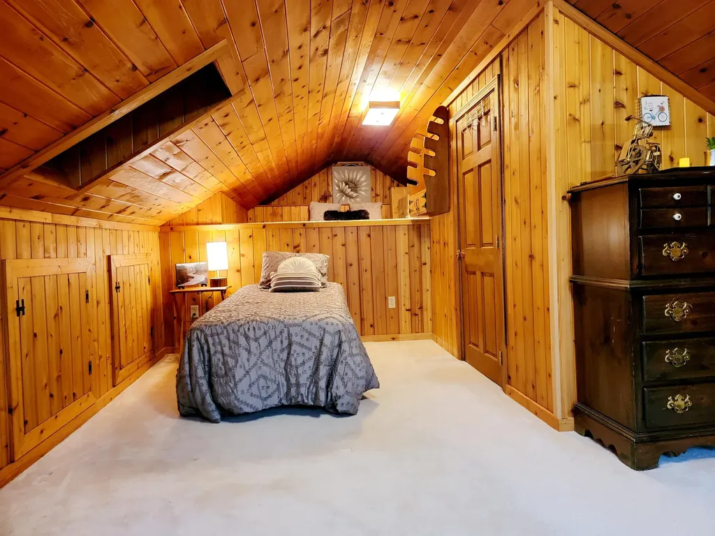 24 Abbotts Lane Verona Island ME 04416