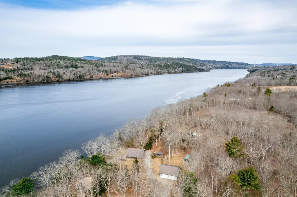24 Abbotts Lane Verona Island ME 04416