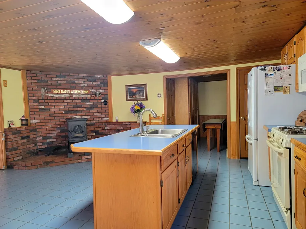 24 Abbotts Lane Verona Island ME 04416