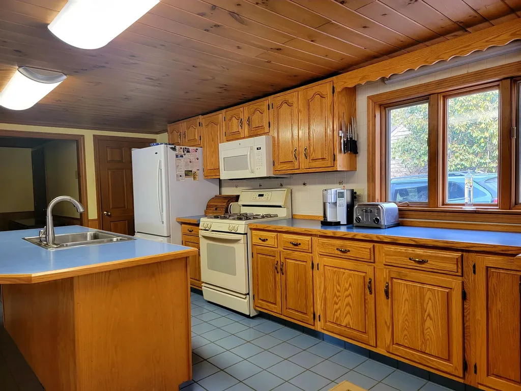 24 Abbotts Lane Verona Island ME 04416