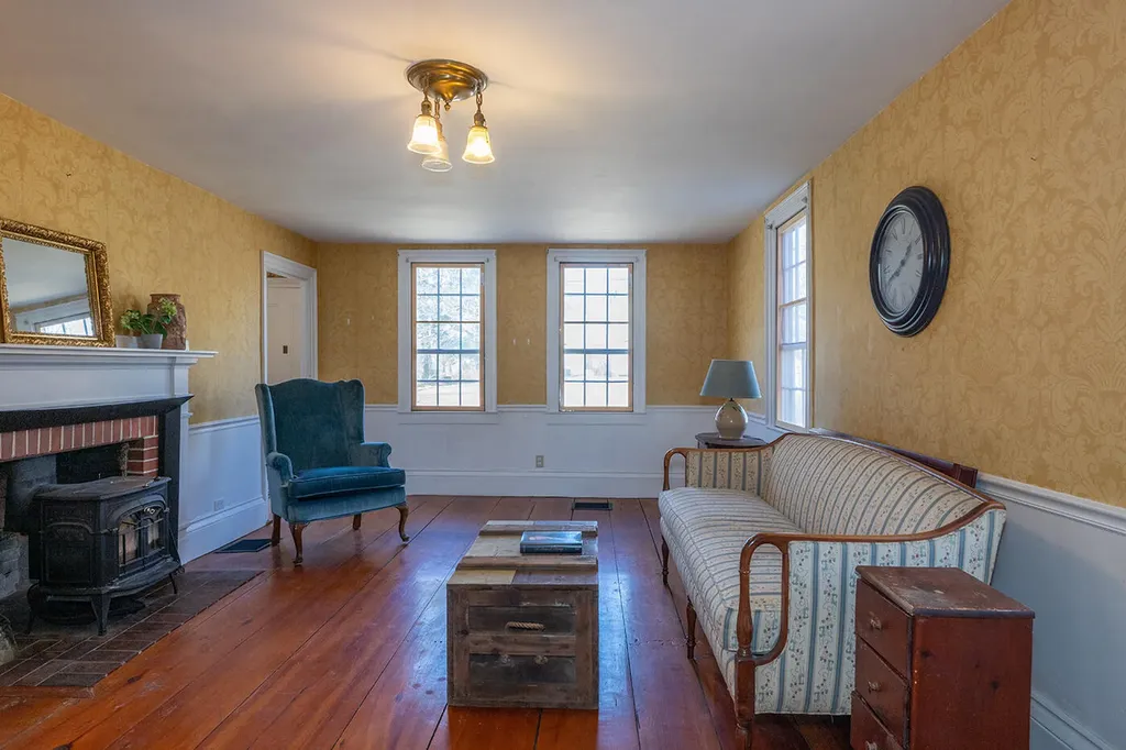 12 Knox Street Thomaston ME 04861