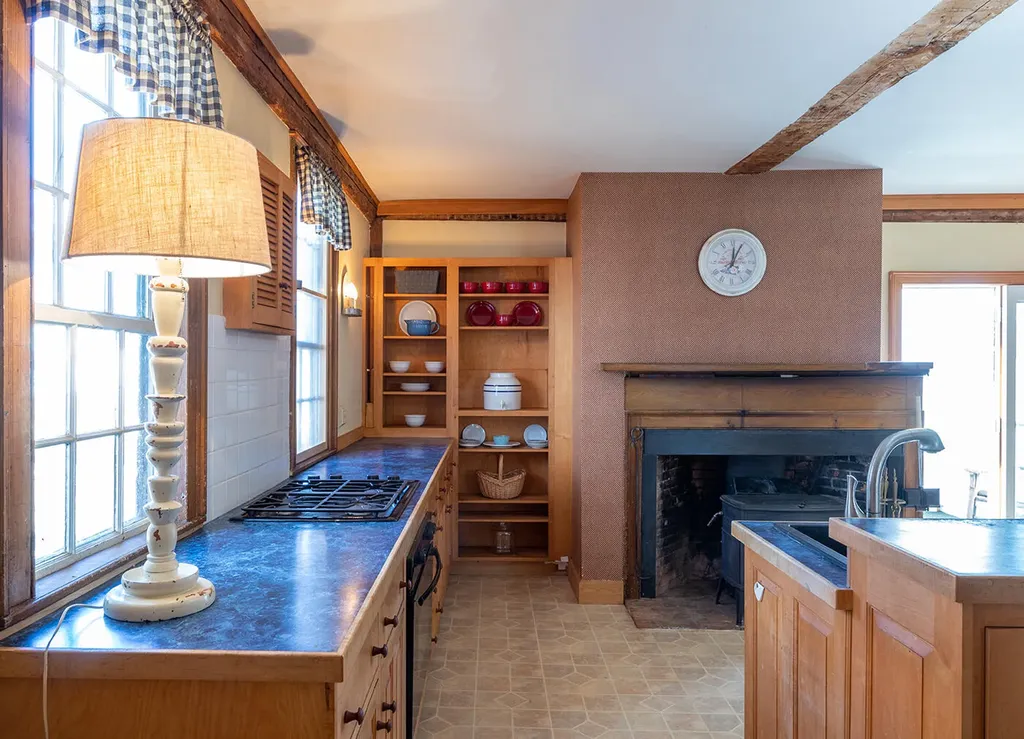 12 Knox Street Thomaston ME 04861