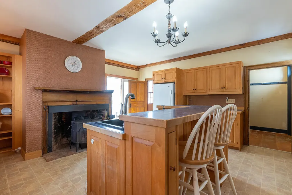 12 Knox Street Thomaston ME 04861