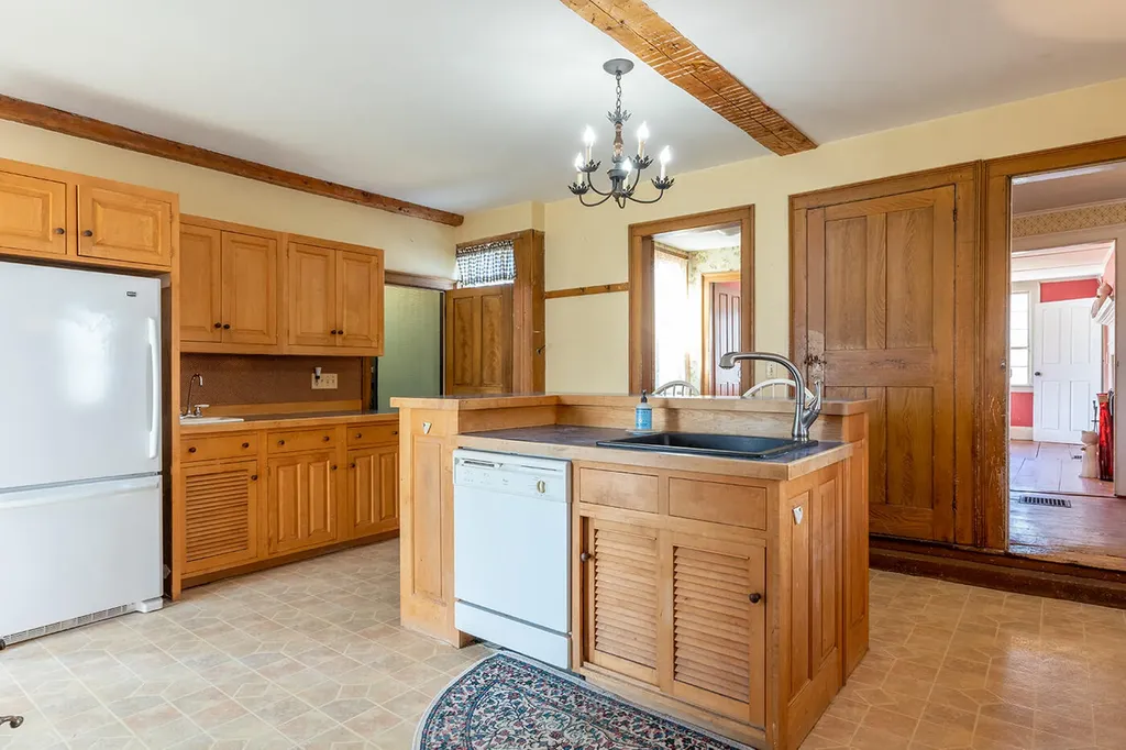 12 Knox Street Thomaston ME 04861