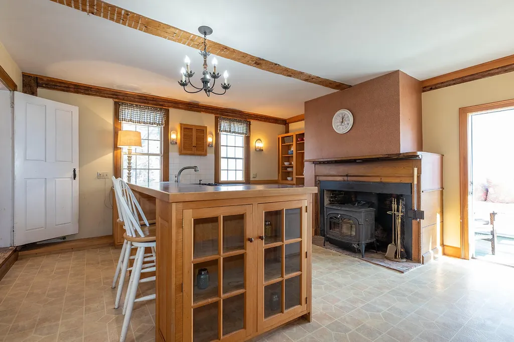 12 Knox Street Thomaston ME 04861