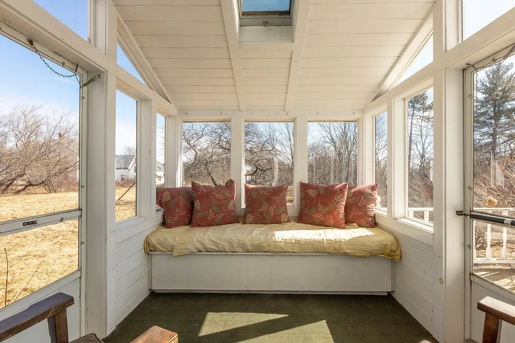 12 Knox Street Thomaston ME 04861