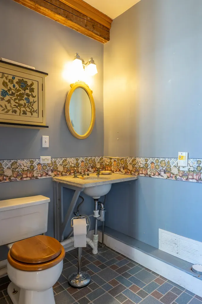 12 Knox Street Thomaston ME 04861