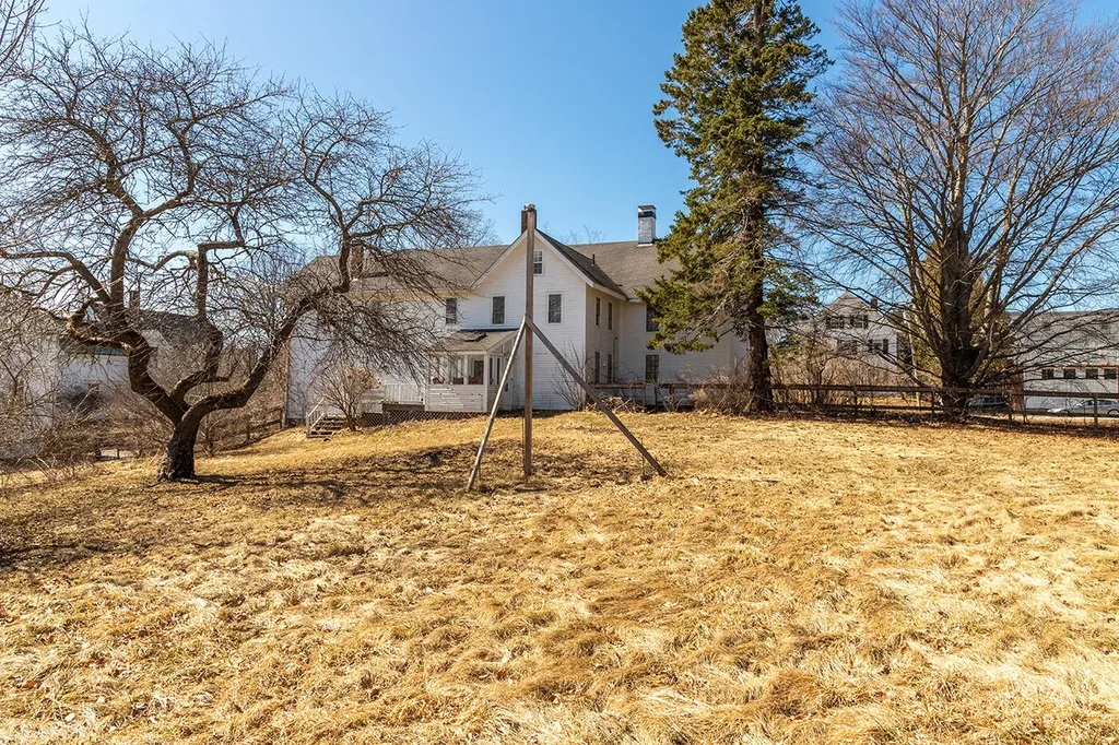 12 Knox Street Thomaston ME 04861