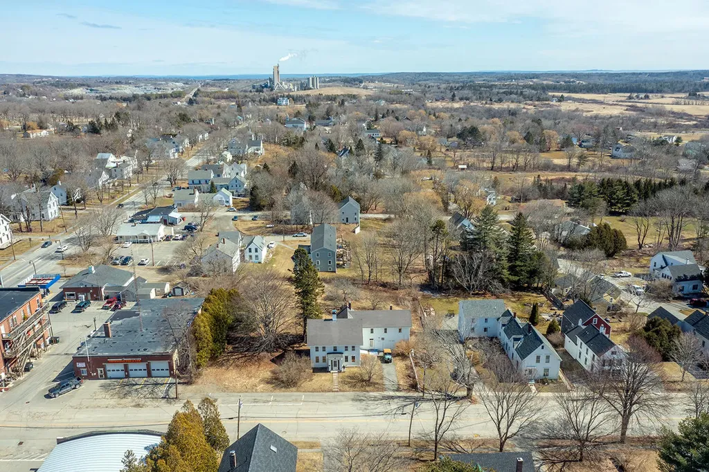 12 Knox Street Thomaston ME 04861