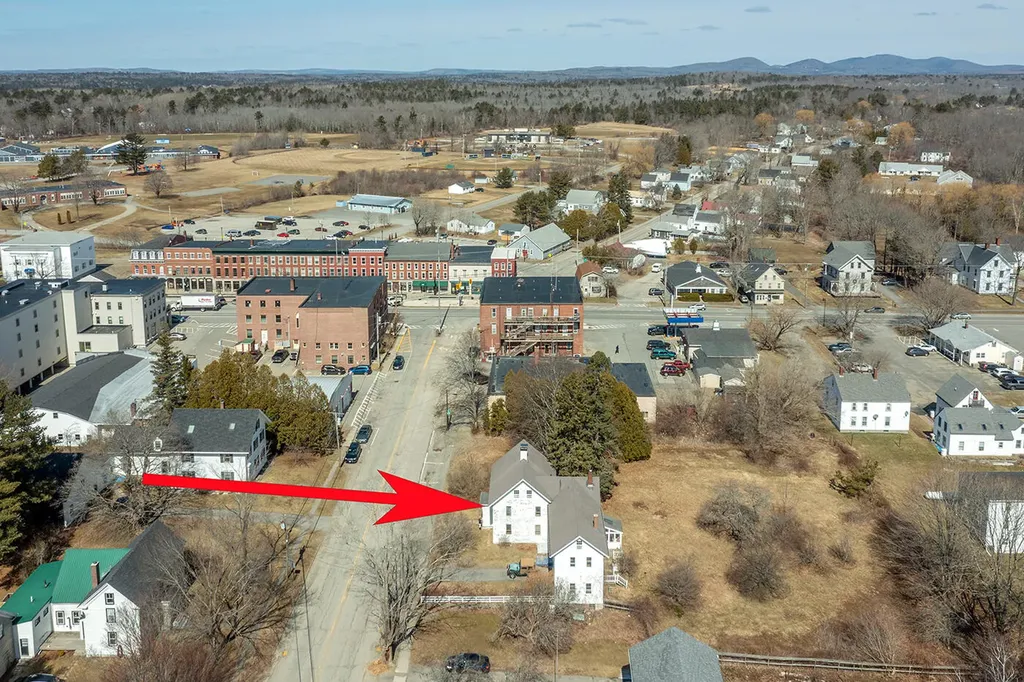 12 Knox Street Thomaston ME 04861