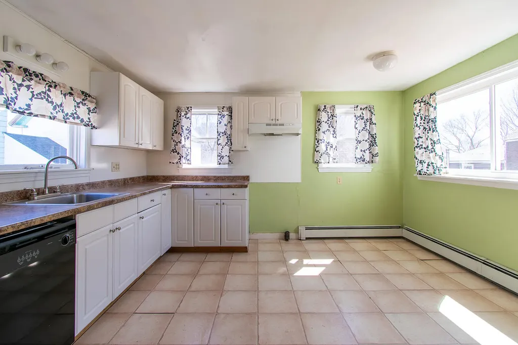 473 Old County Road Rockland ME 04841