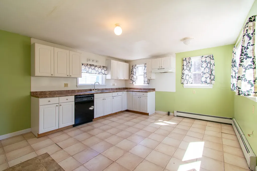 473 Old County Road Rockland ME 04841