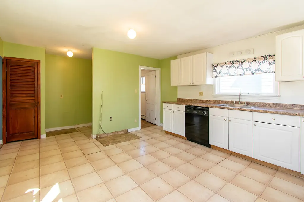 473 Old County Road Rockland ME 04841