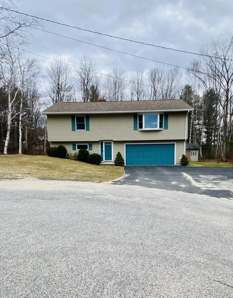 25 Woodville Road Lewiston ME 04240
