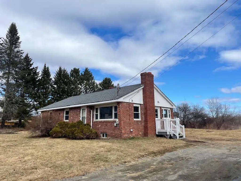 311 Ridge Road Fairfield ME 04937