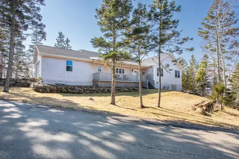 9 Rockledge Road South Thomaston ME 04858
