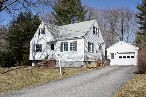 4 Colonial Court Portland ME 04102