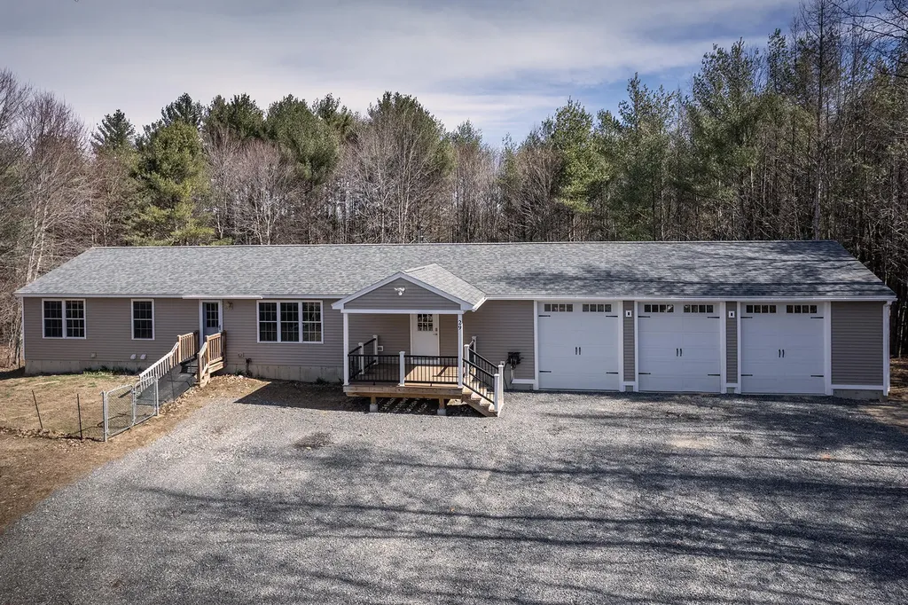 29 Macgown Way Lebanon ME 04027