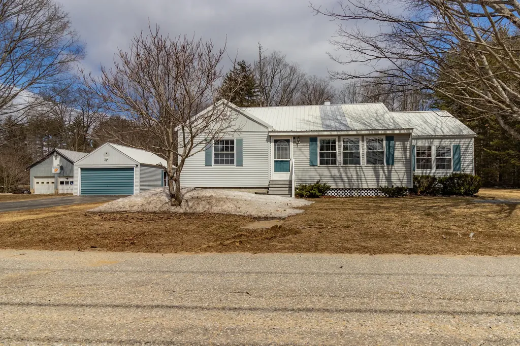 13 Robbins Avenue Dixfield ME 04224