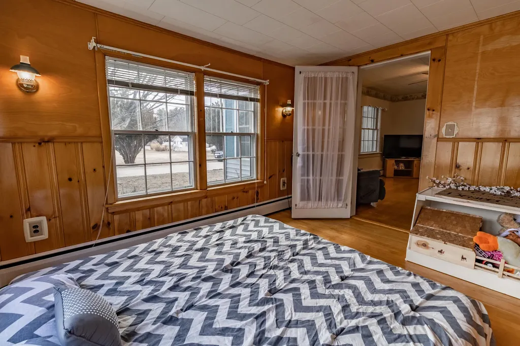 13 Robbins Avenue Dixfield ME 04224