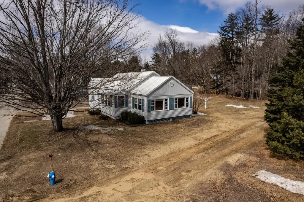 13 Robbins Avenue Dixfield ME 04224
