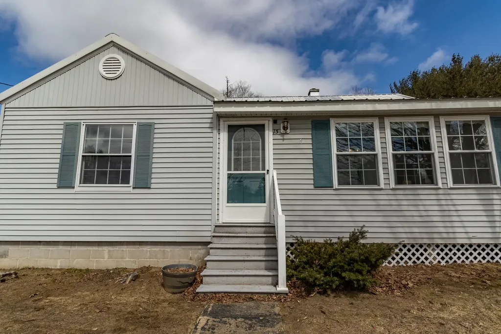 13 Robbins Avenue Dixfield ME 04224