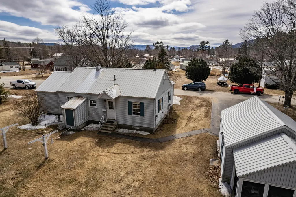 13 Robbins Avenue Dixfield ME 04224