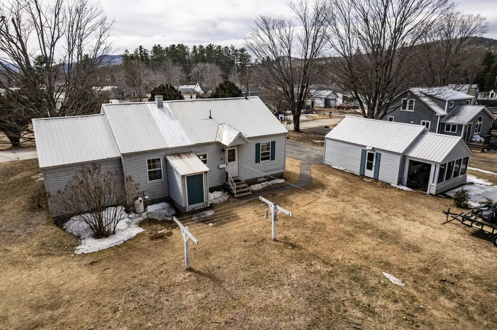 13 Robbins Avenue Dixfield ME 04224