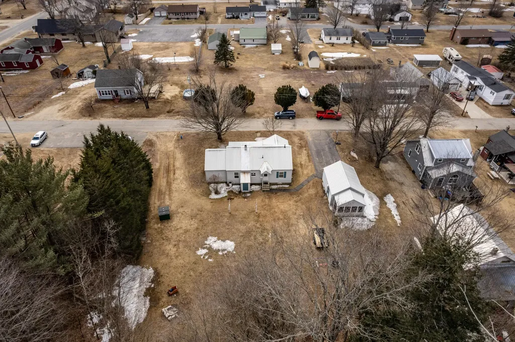 13 Robbins Avenue Dixfield ME 04224