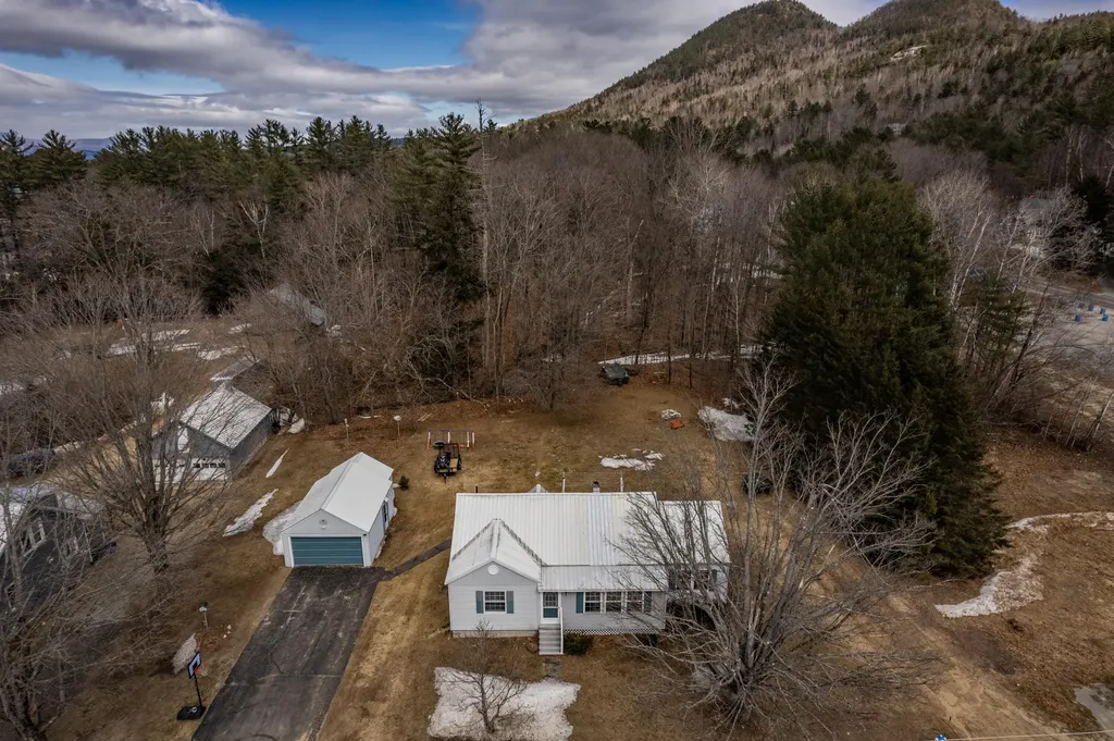 13 Robbins Avenue Dixfield ME 04224