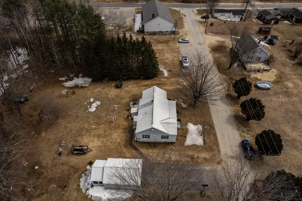 13 Robbins Avenue Dixfield ME 04224