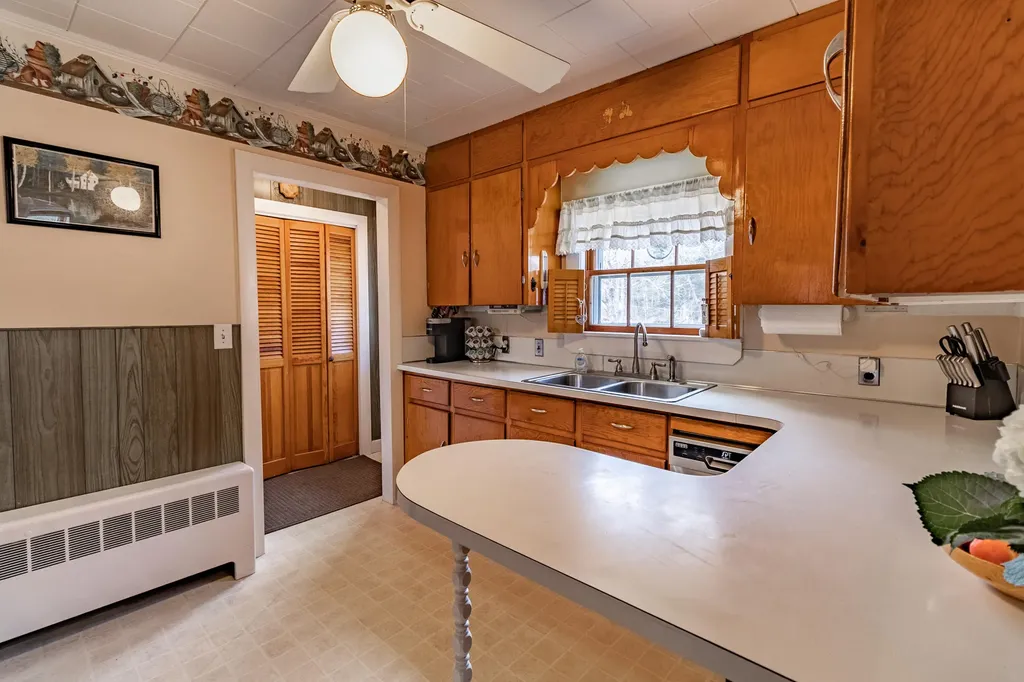 13 Robbins Avenue Dixfield ME 04224