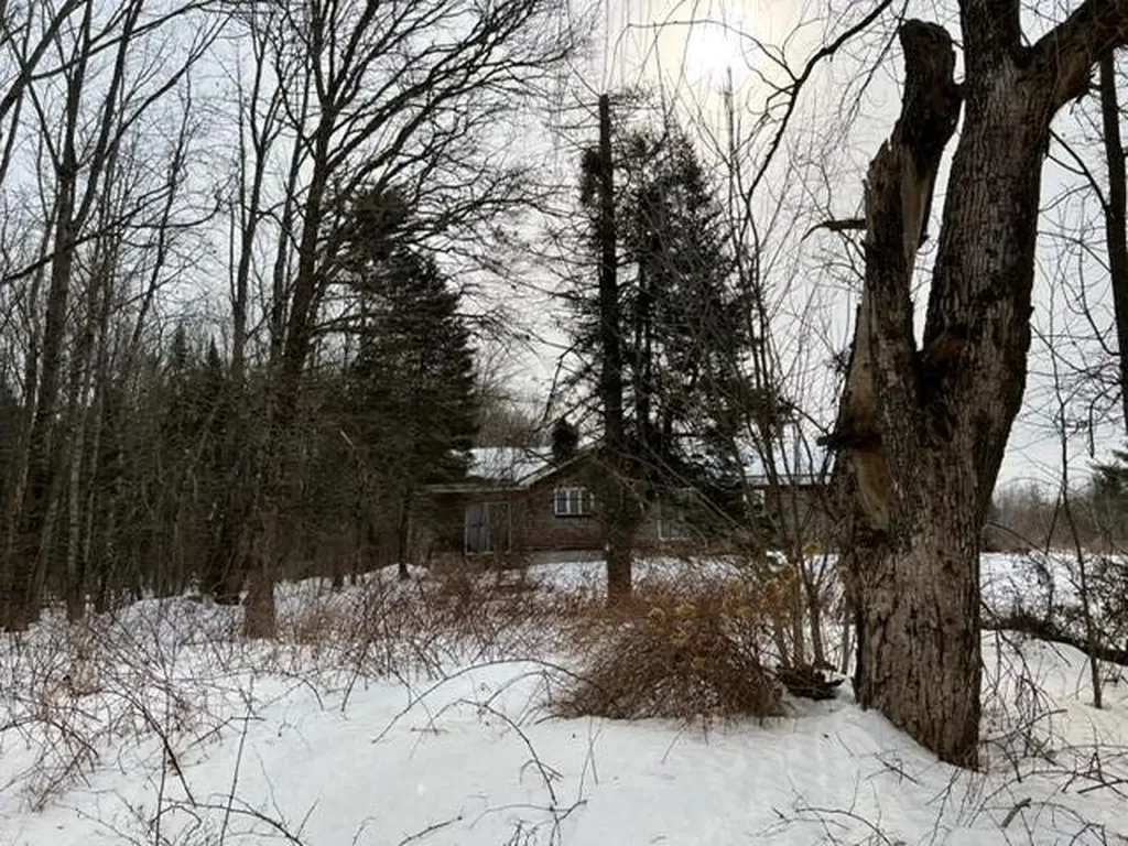 142 River Road Detroit ME 04929