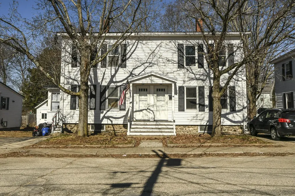 8 Grove Avenue Sanford ME 04073