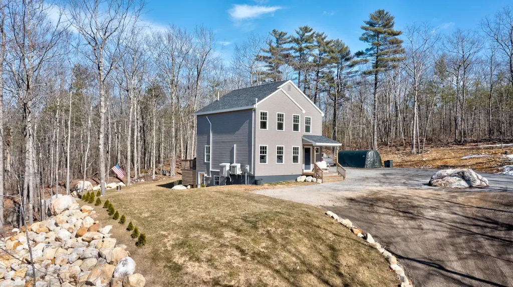 99 Egypt Road Gray ME 04039