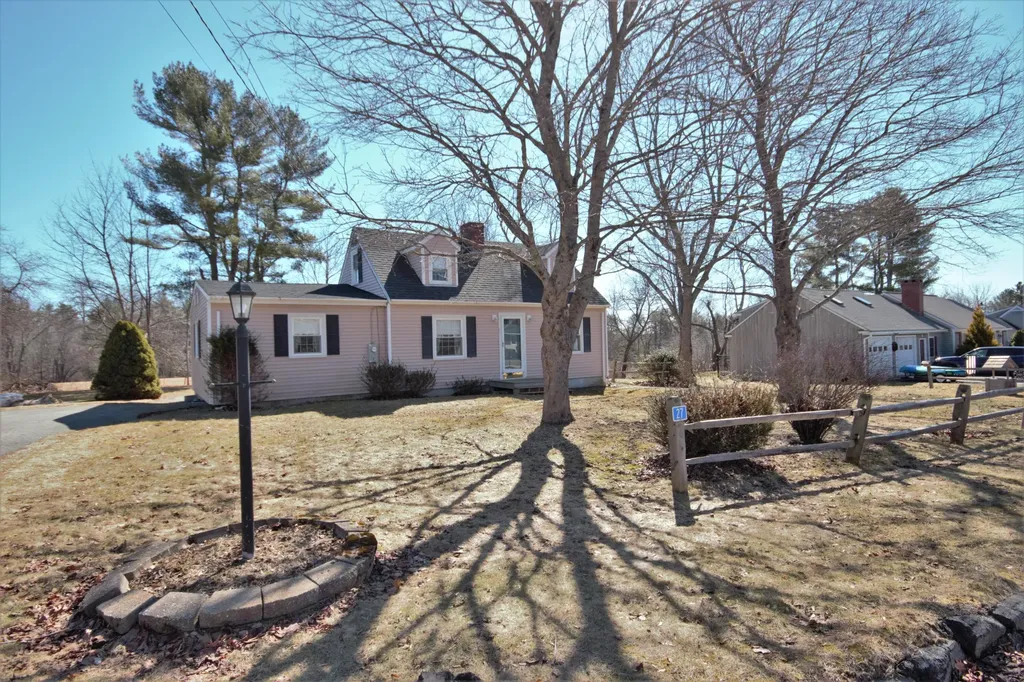 27 Bayview Avenue Bucksport ME 04416