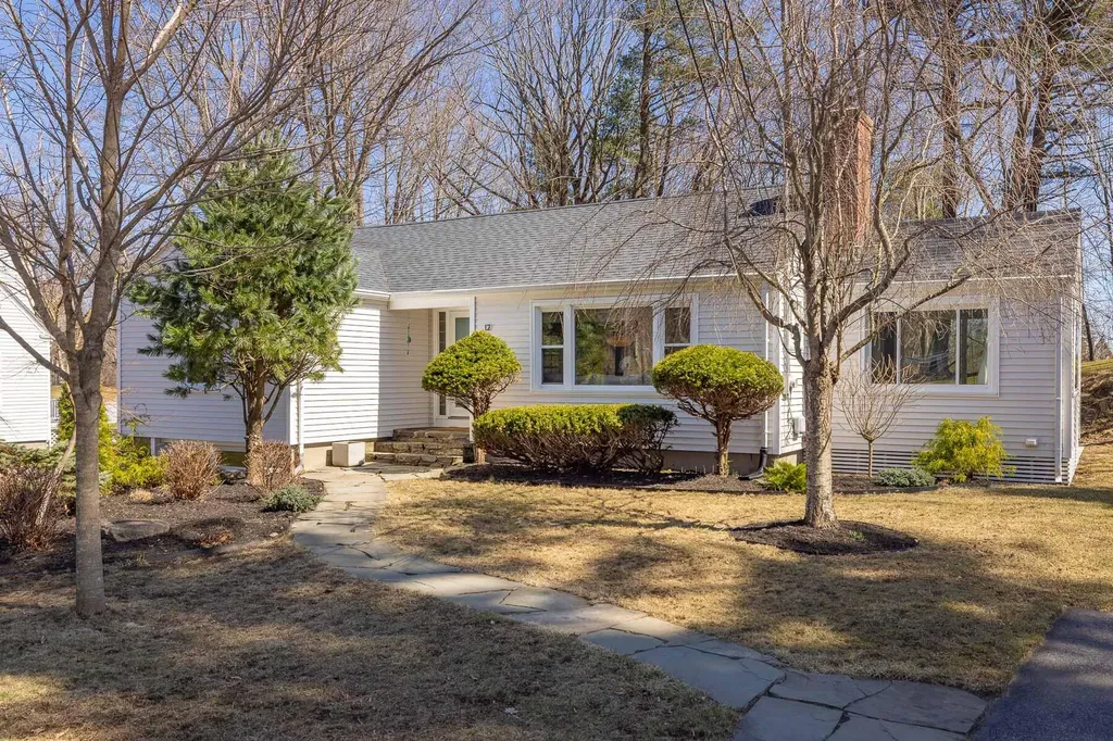 12 Wyman Avenue Kittery ME 03904